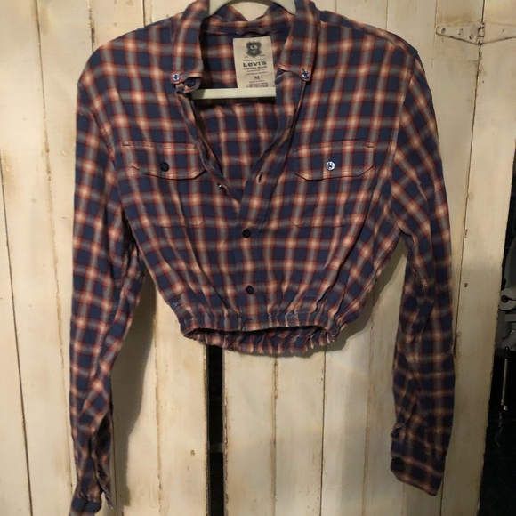 Levi’s Revamped Vintage Cropped Flannel - Picture 2 of 5